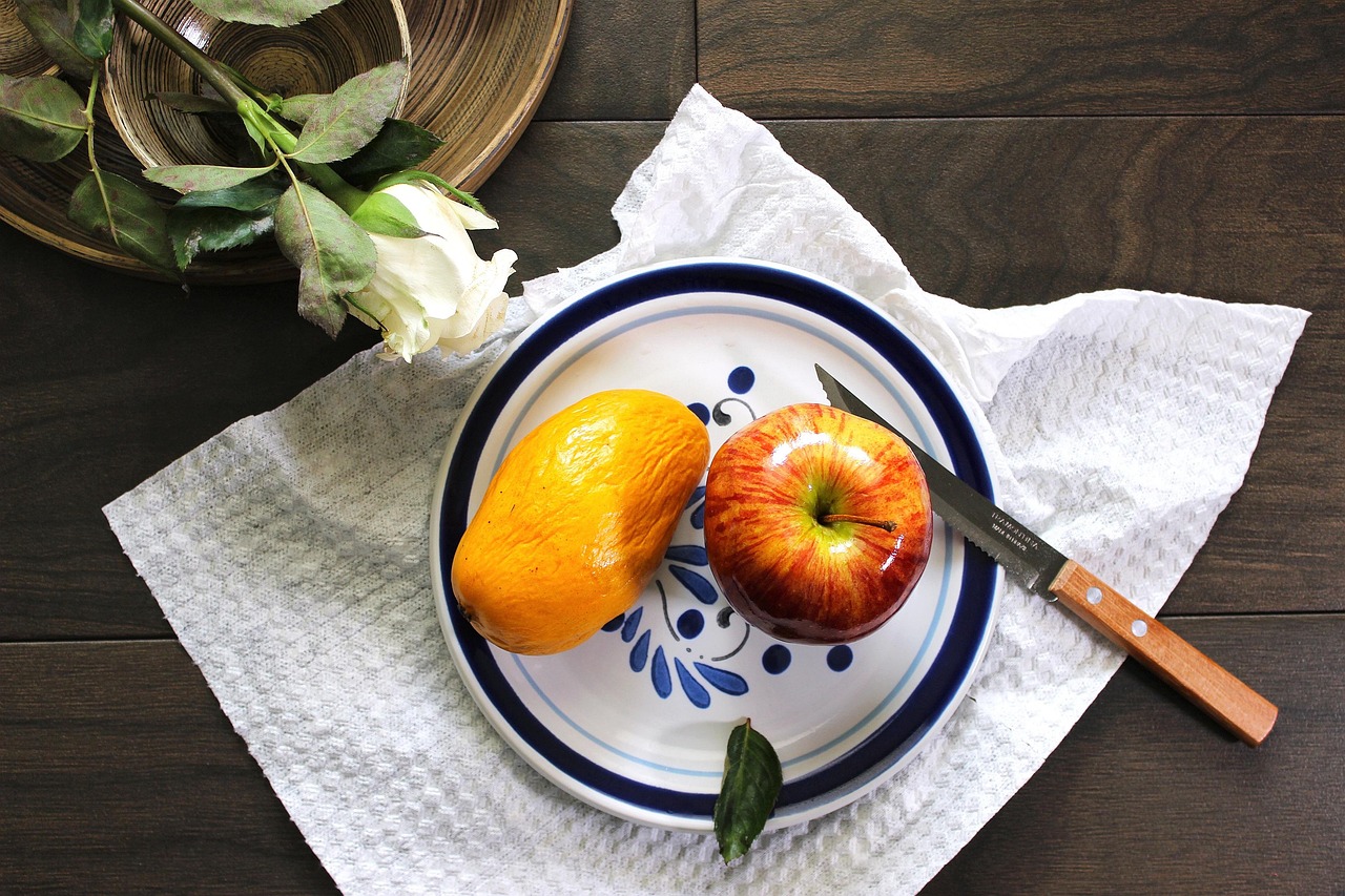 food-3273507_1280 Miguel Acosta de Pixabay fruits